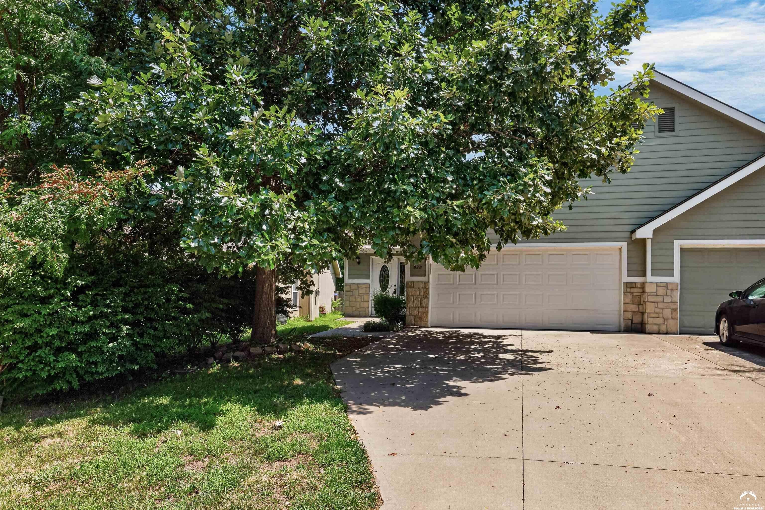 828 N Field Stone Drive — photo