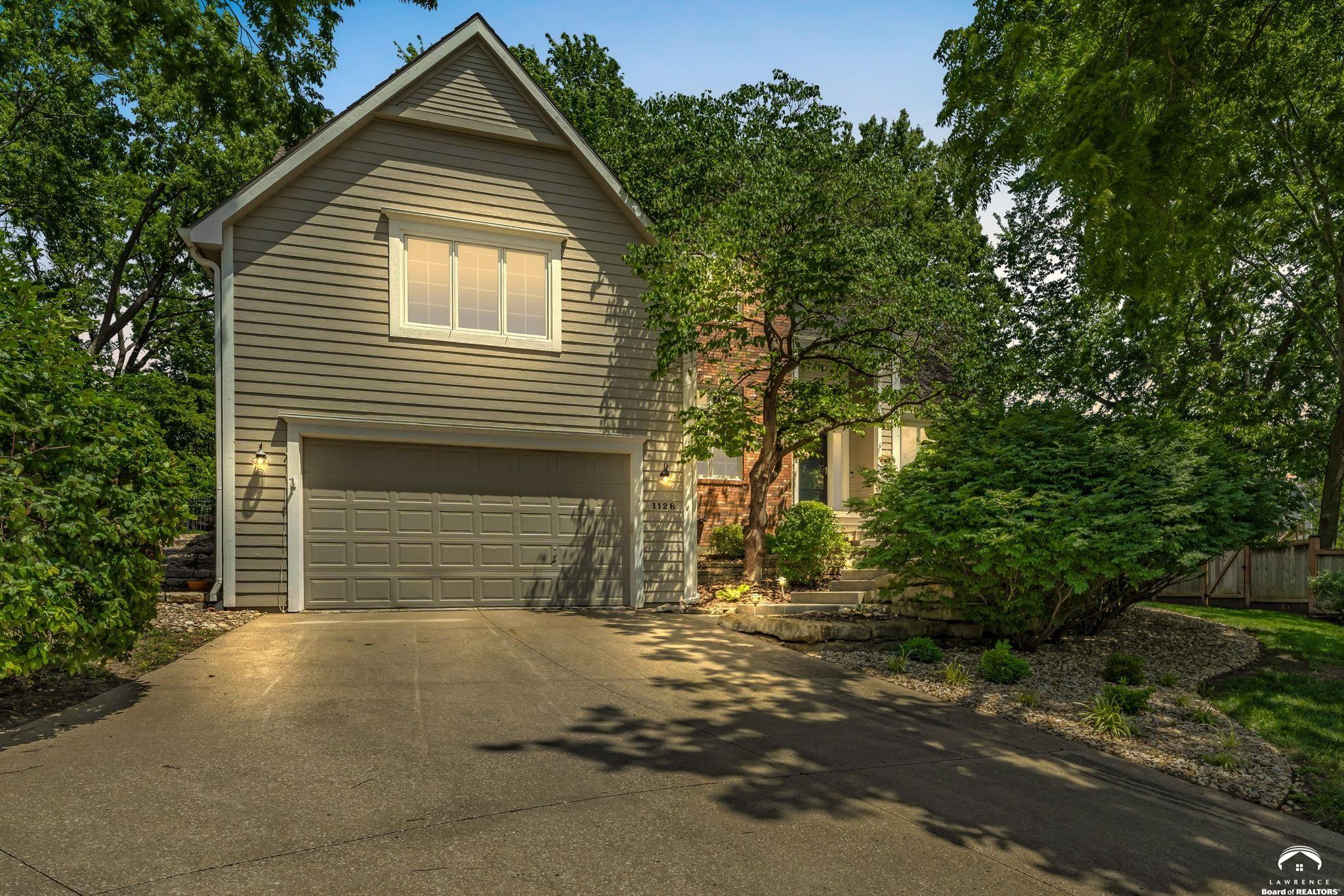 1128 Dubs Court — photo