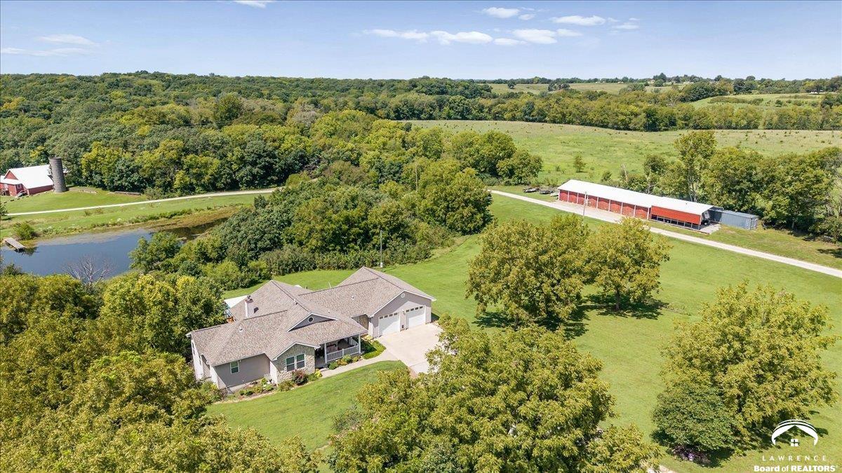 9259 Apple Valley Lane — photo