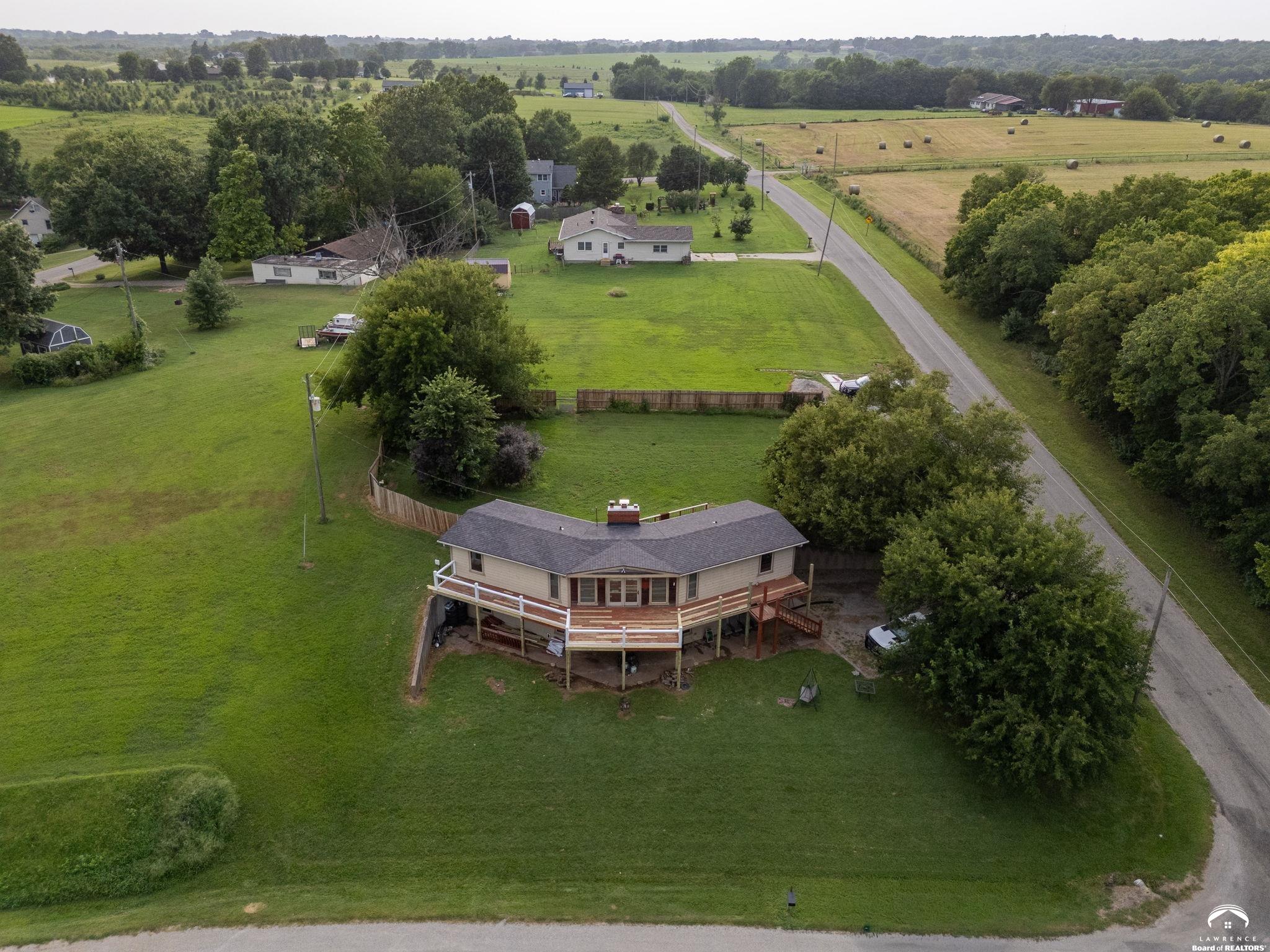7685 Comanche Road — photo