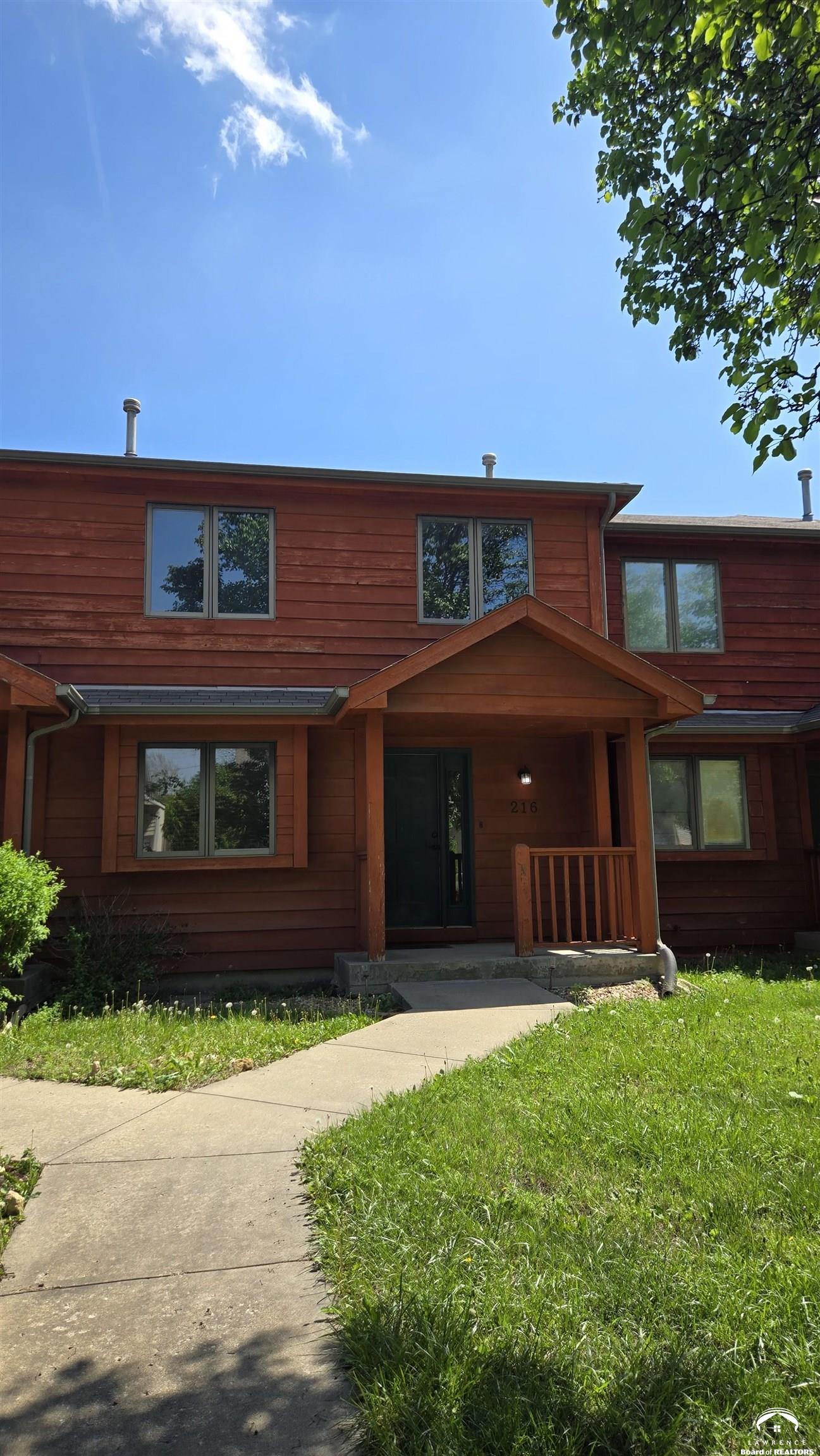 216 Glenview Drive — photo