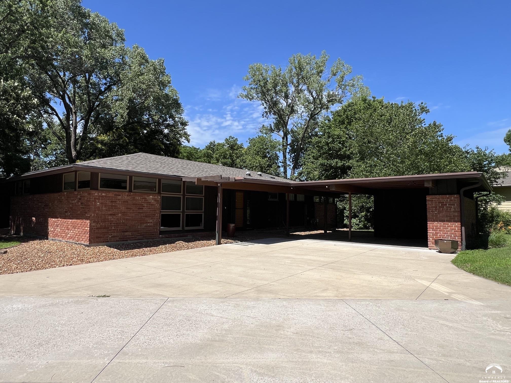 2404 Orchard Lane — photo