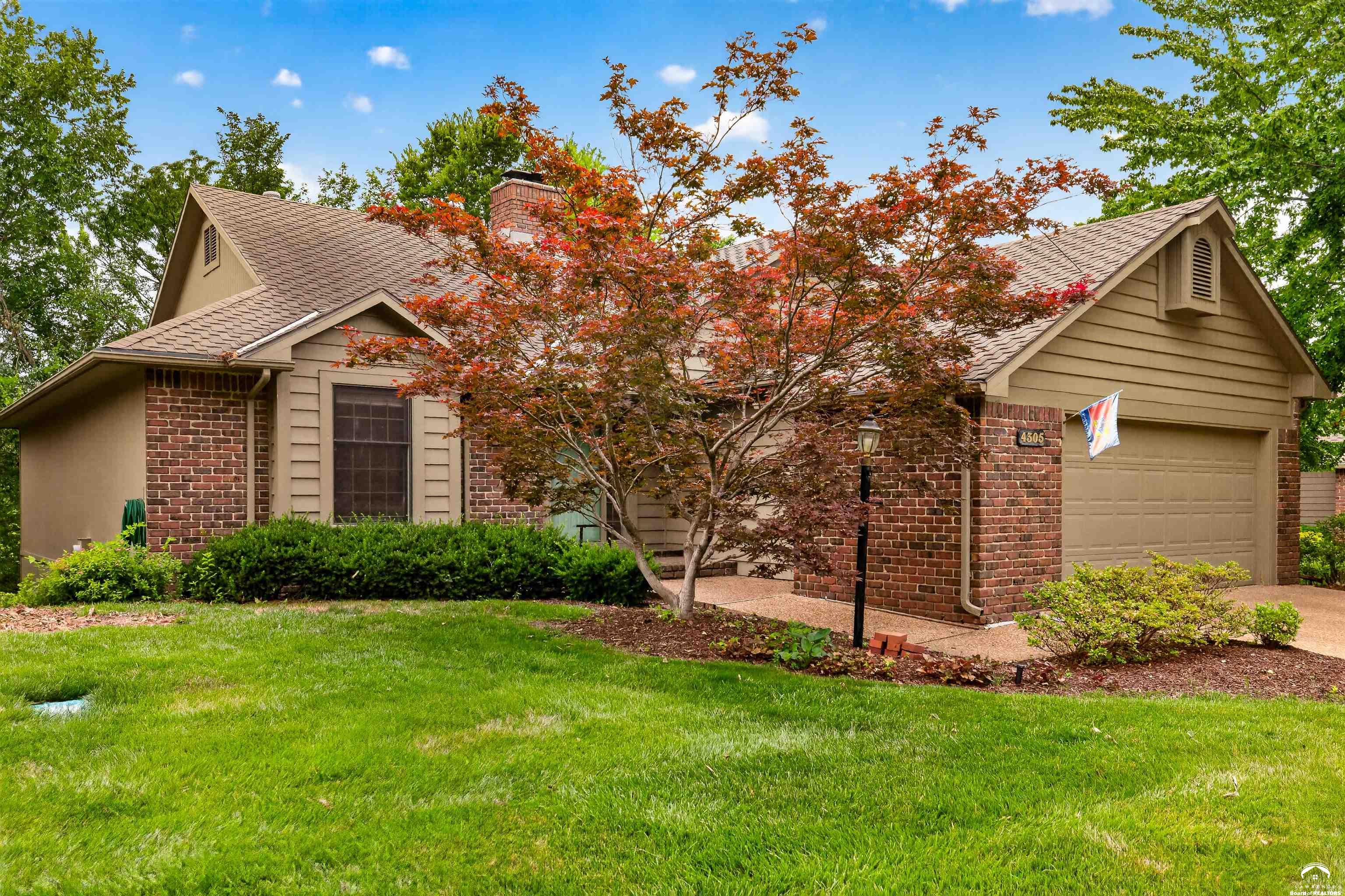 4305 Quail Pointe Road, Lawrence, KS 66047