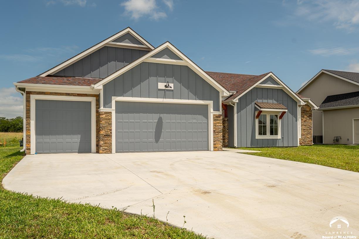 1018 Bluestem Circle — photo