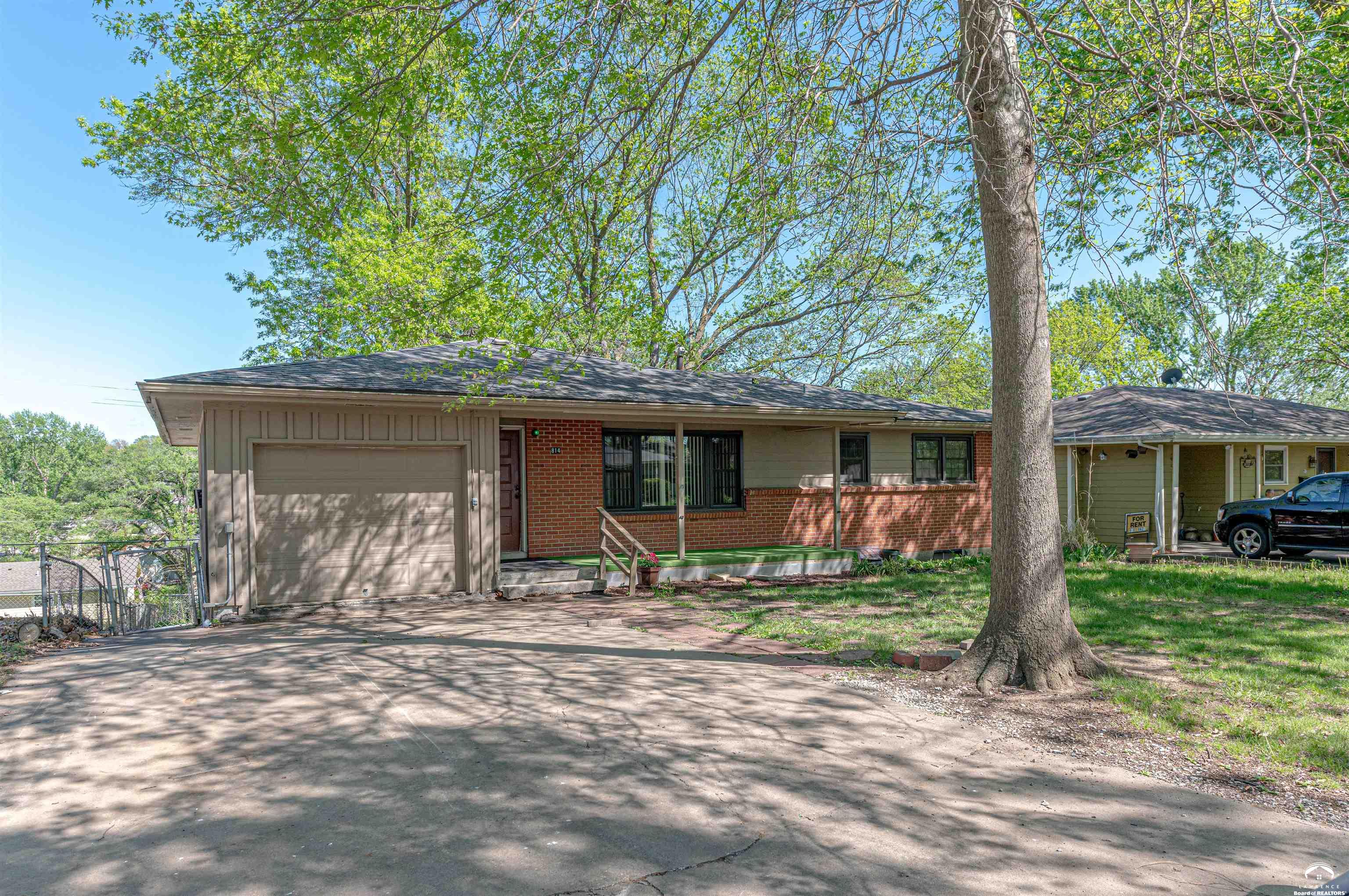 814 Crawford Drive — photo