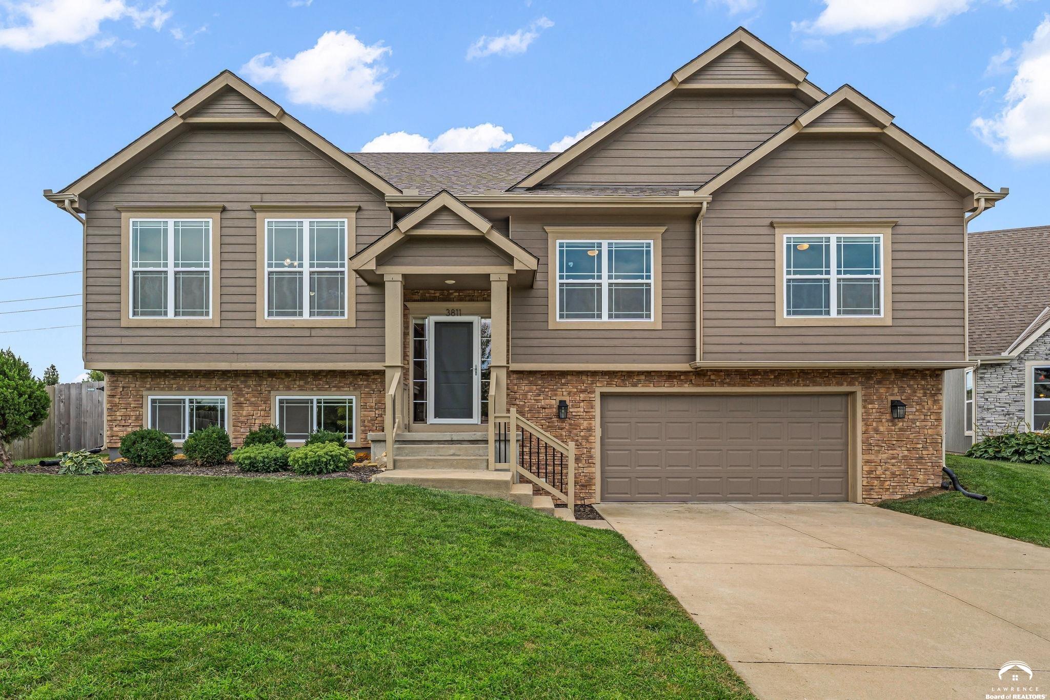 3811 Daylily Court — photo
