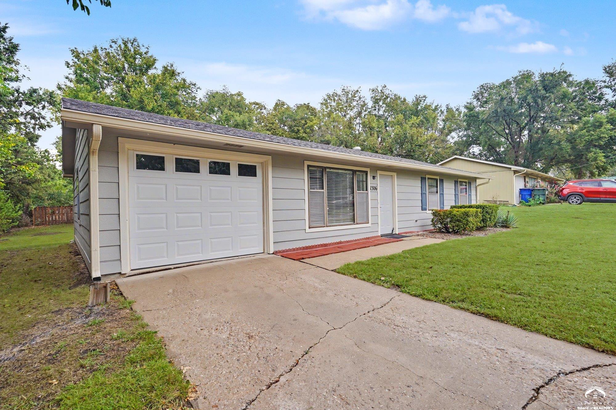 1306 E 16th Street, Lawrence, KS 66044 — photo 3