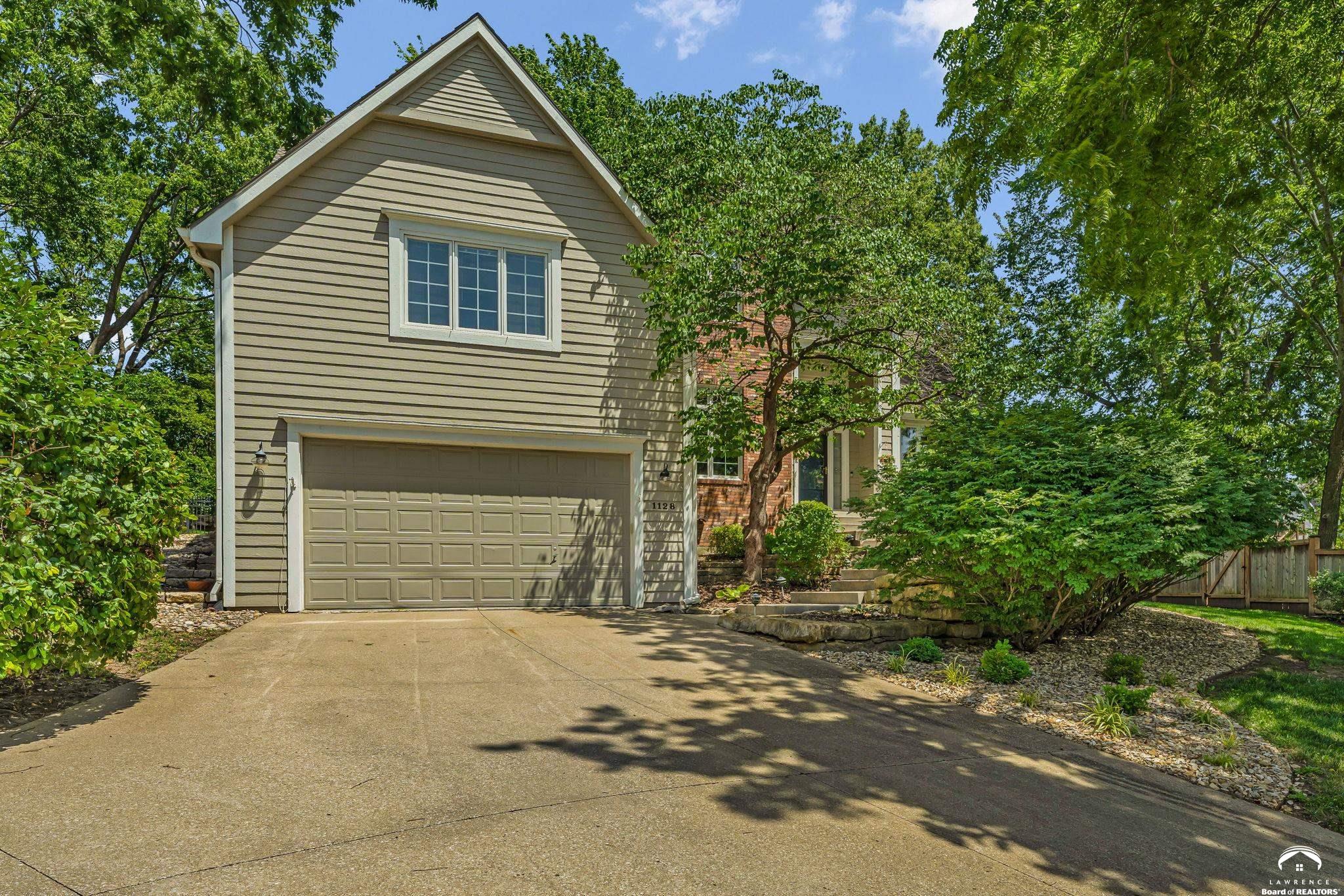 1128 Dubs Court — photo