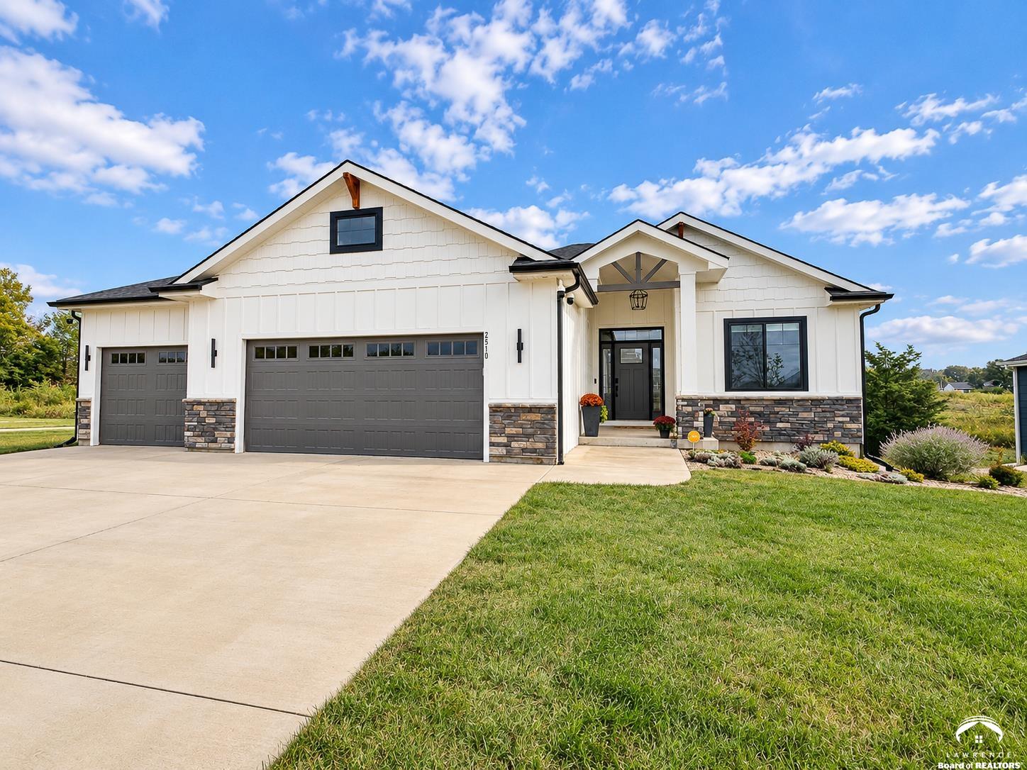 2510 SE Saturn Road — photo