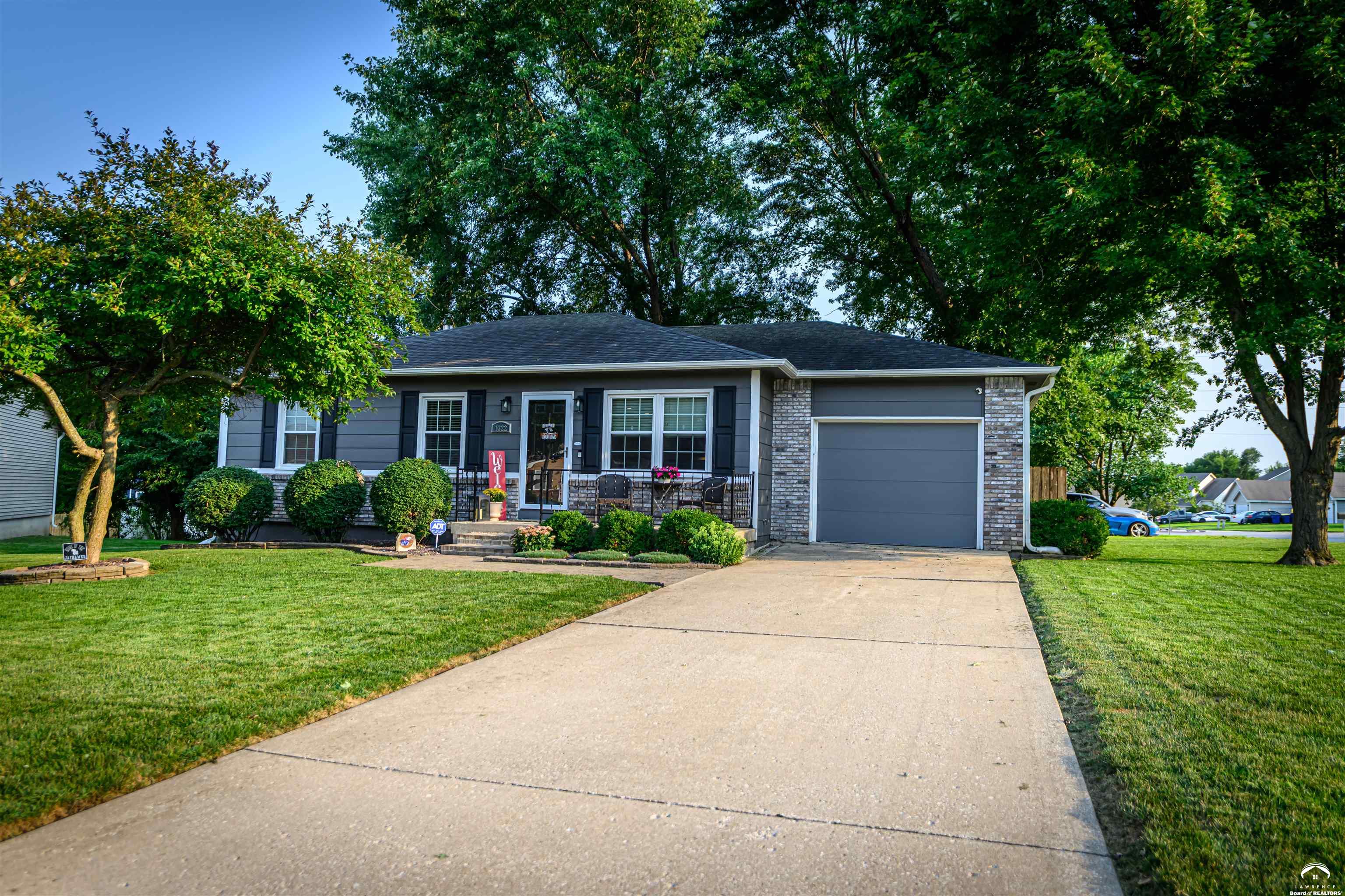 1322 Tall Grass Court — photo