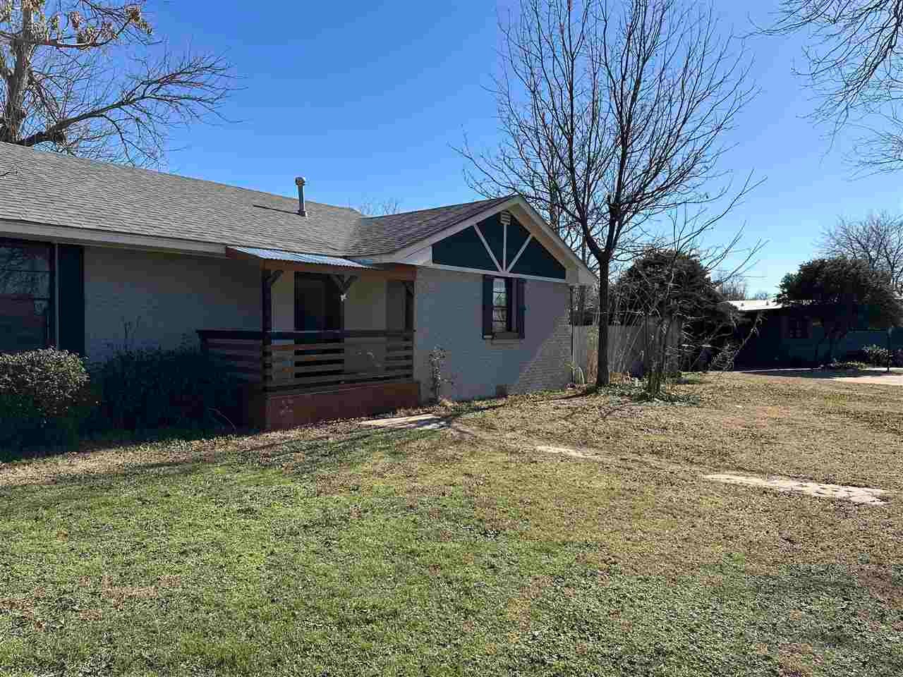 2202 NW Cheyenne Ave — photo