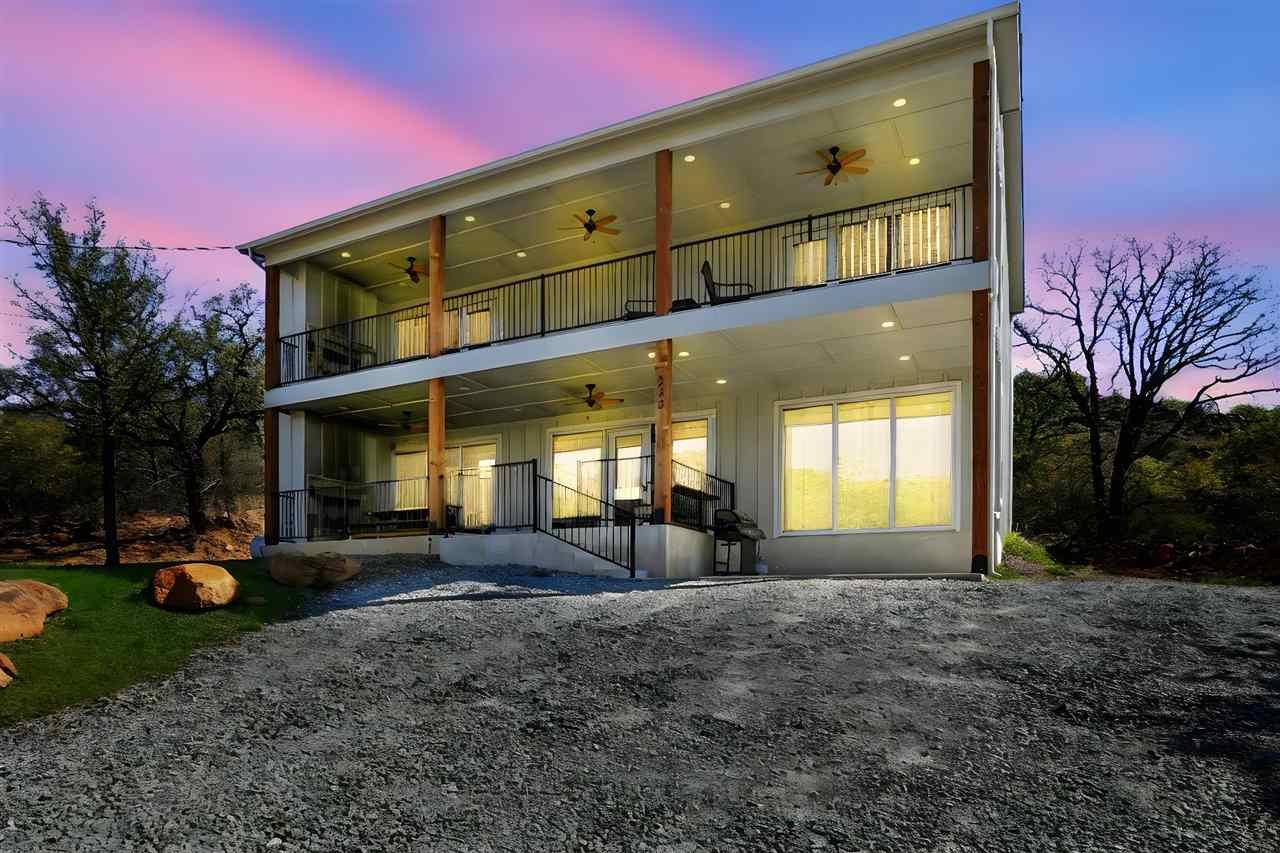 217 / 221 Merry Circle Dr — photo