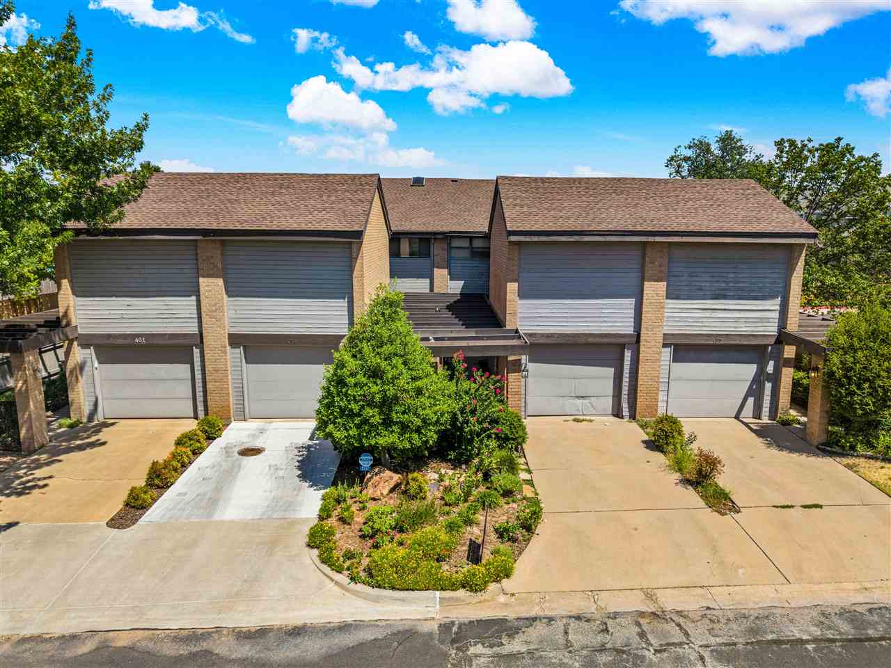 457 NW Chimney Creek — photo