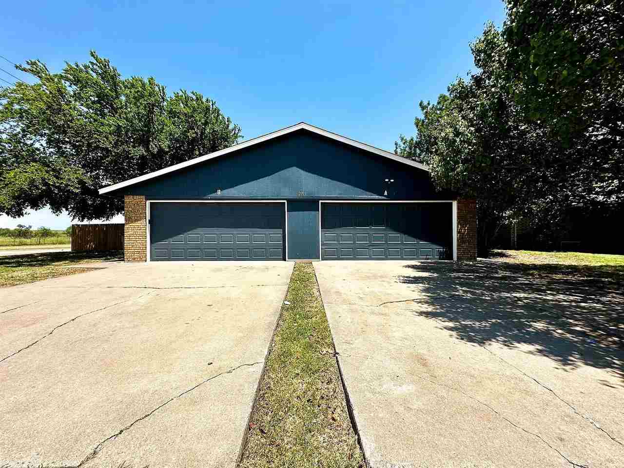 2713 NW Friar Tuck Ln Unit a — photo