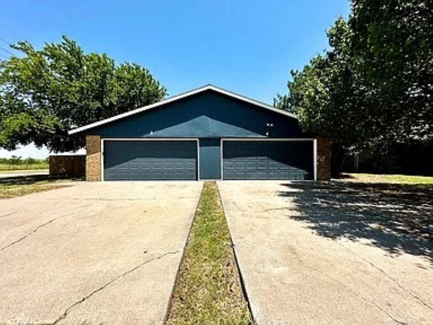 2713 NW Friar Tuck Ln Unit B — photo