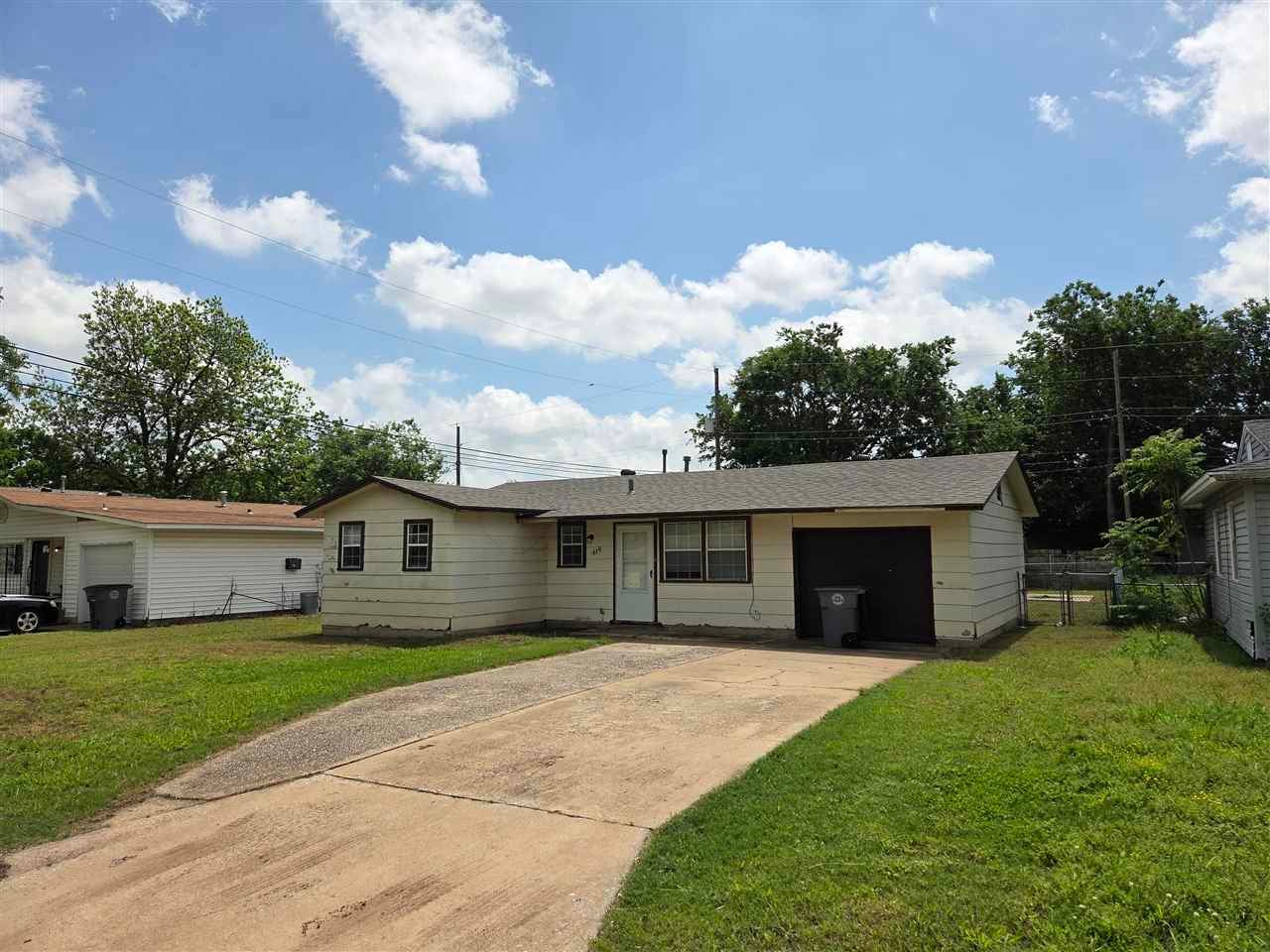 418 NW Glendale Dr — photo