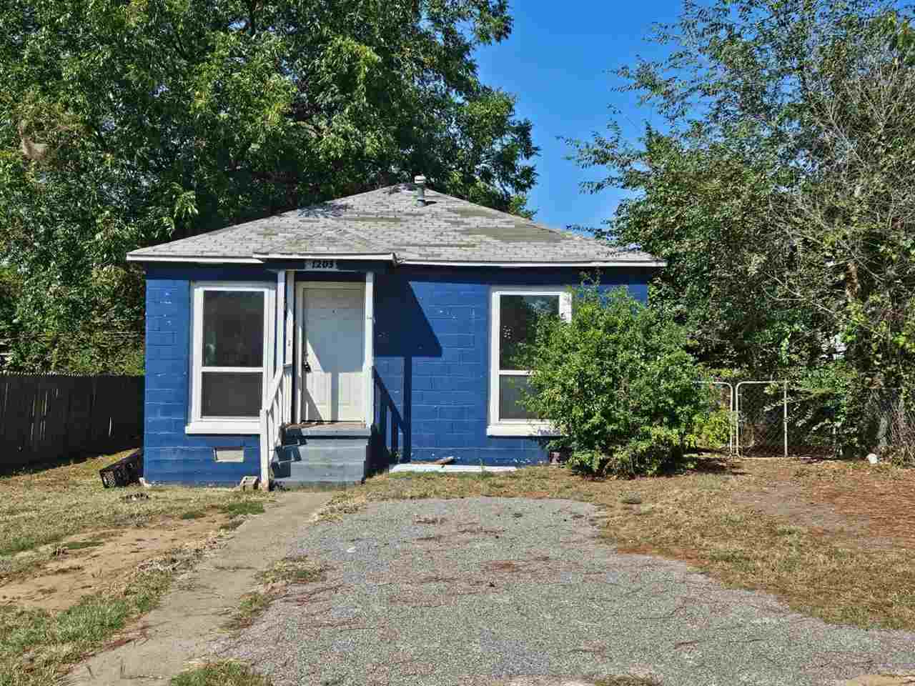 1203 W Walnut Ave. — photo