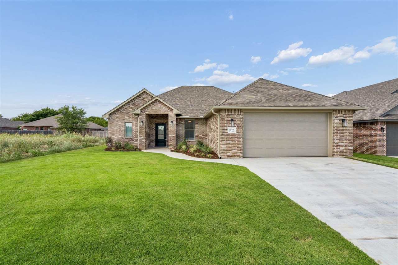 209 NW Pine Avenue, Cache, OK 73527 — photo 3