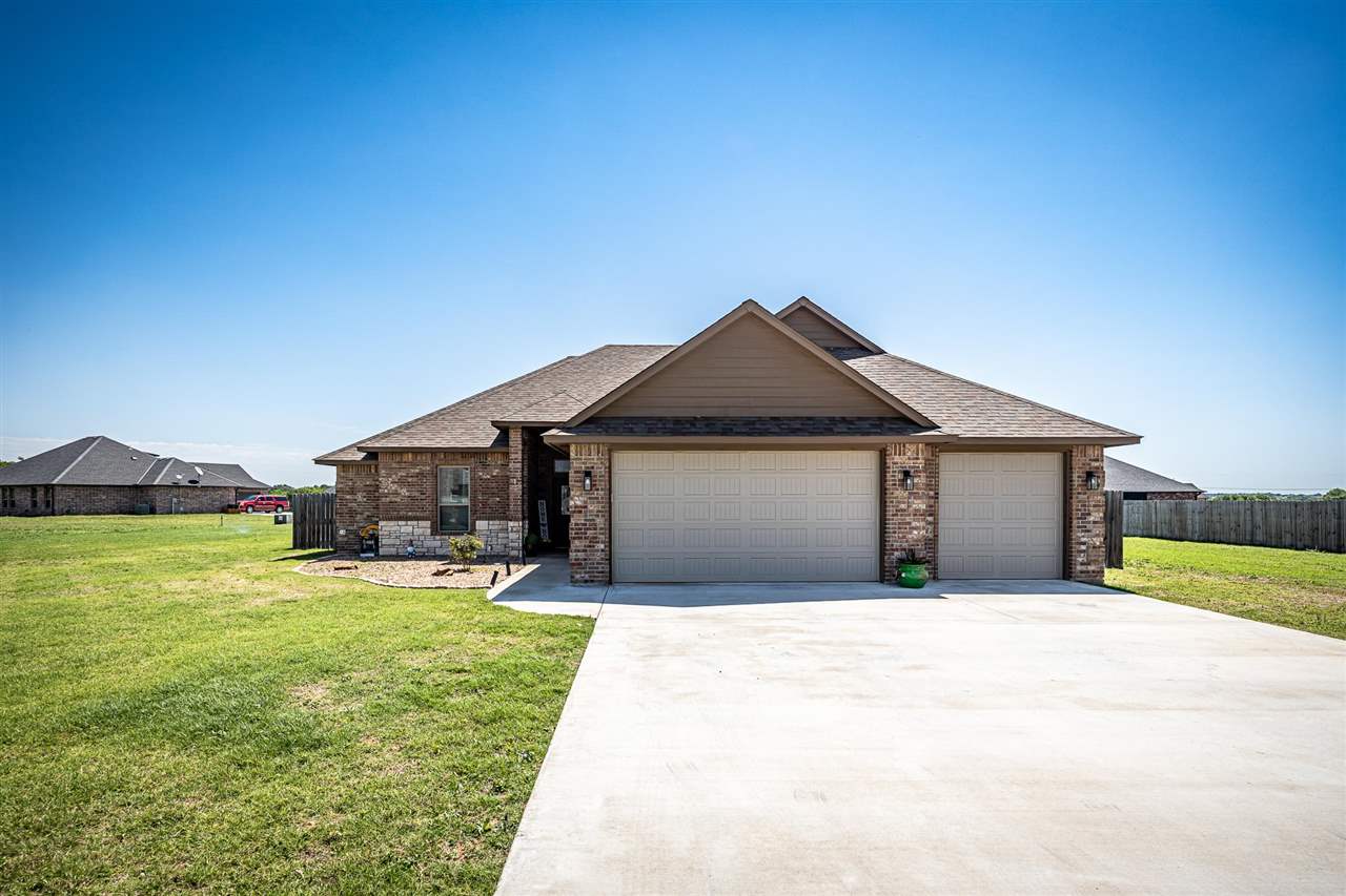 13122 NE Shadow Ridge Drive, Elgin, OK 73538