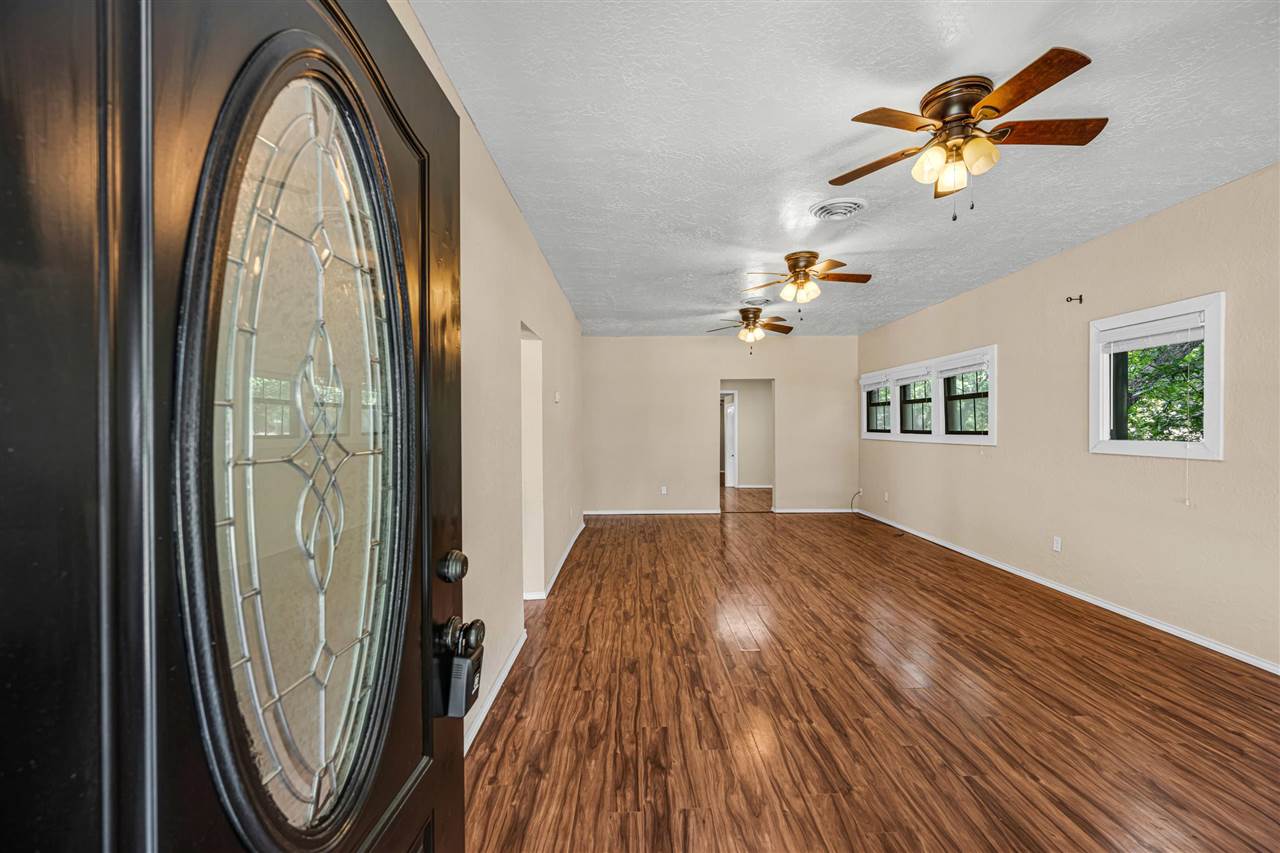 312 E Nevada Street, Walters, OK — photo 2