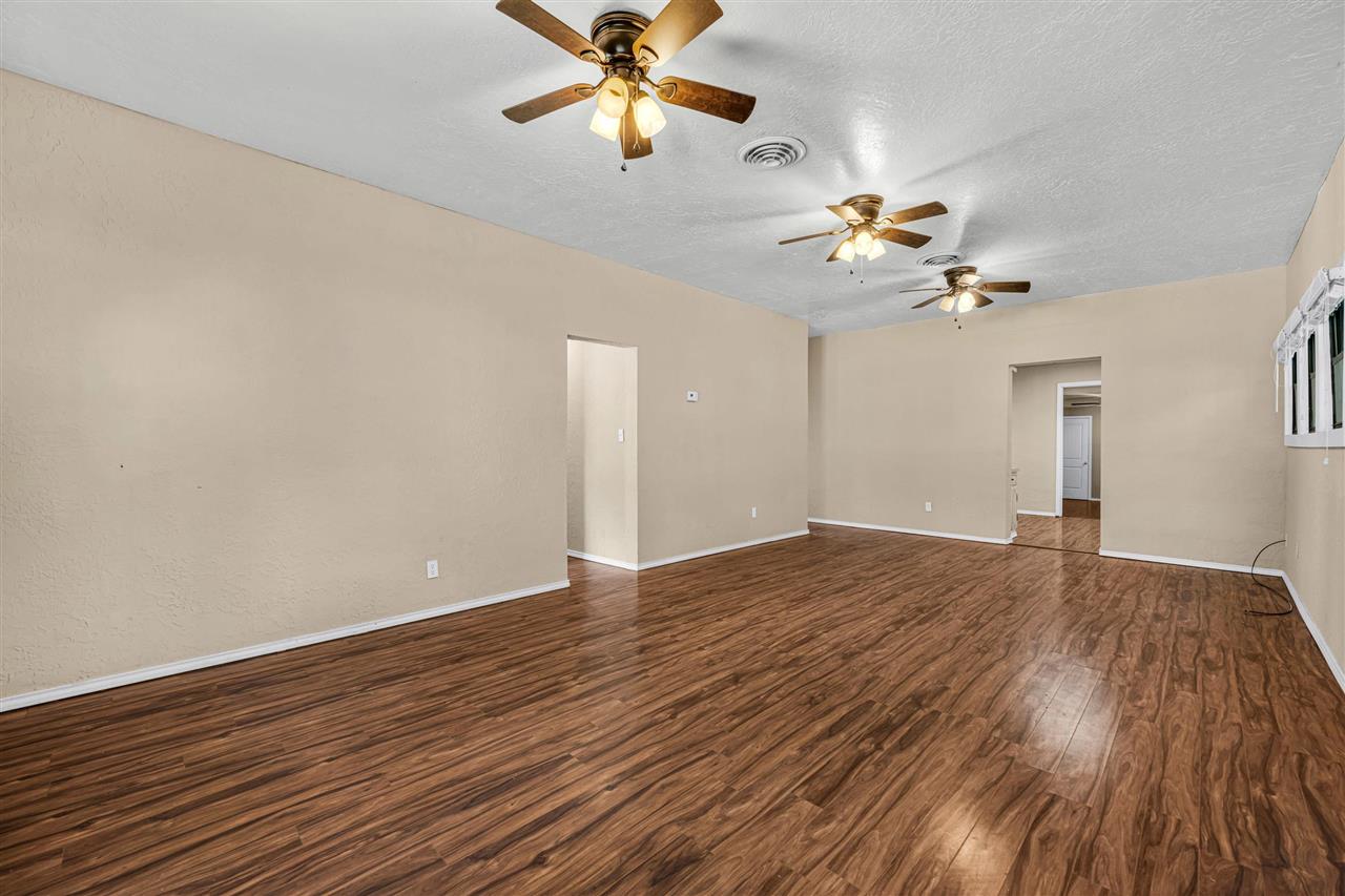 312 E Nevada Street, Walters, OK — photo 3