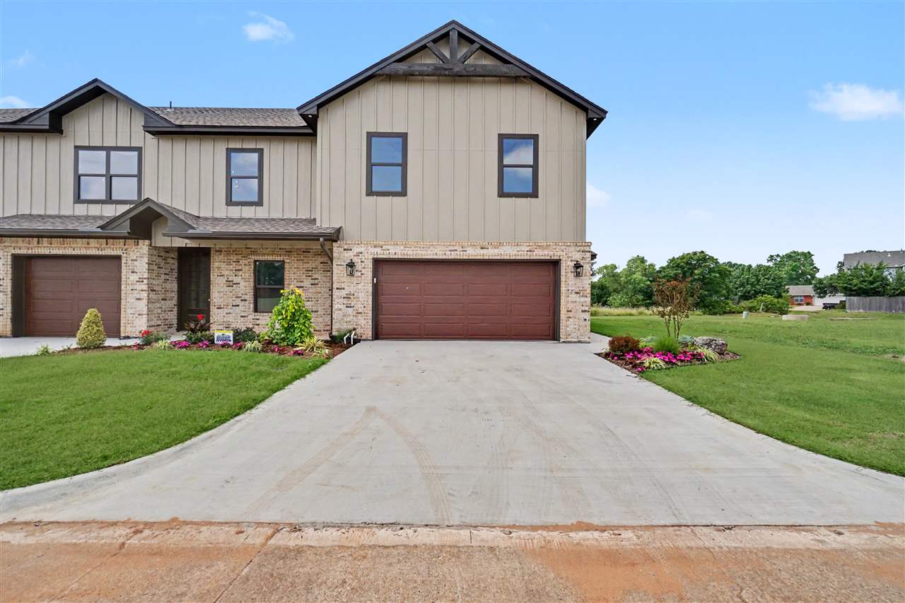 6720 Willow Wood Loop — photo