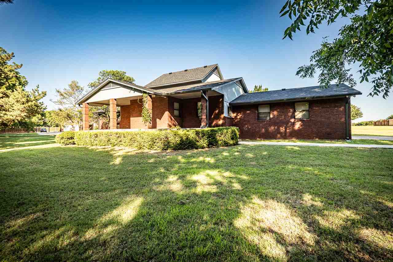 102 Parkview Cir — photo