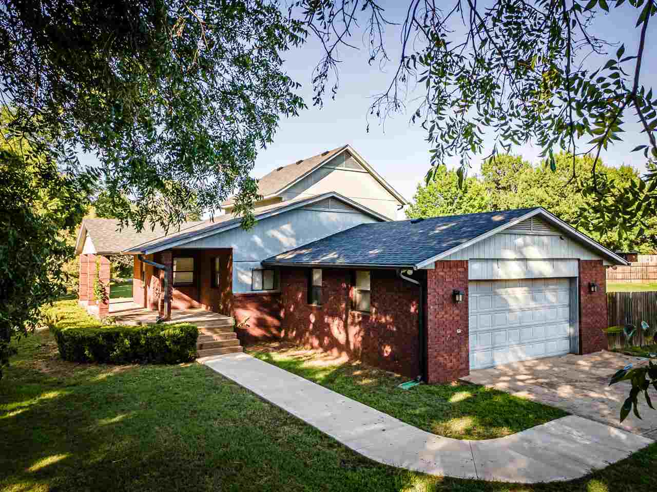 102 Parkview Circle, Cache, OK 73527 — photo 2