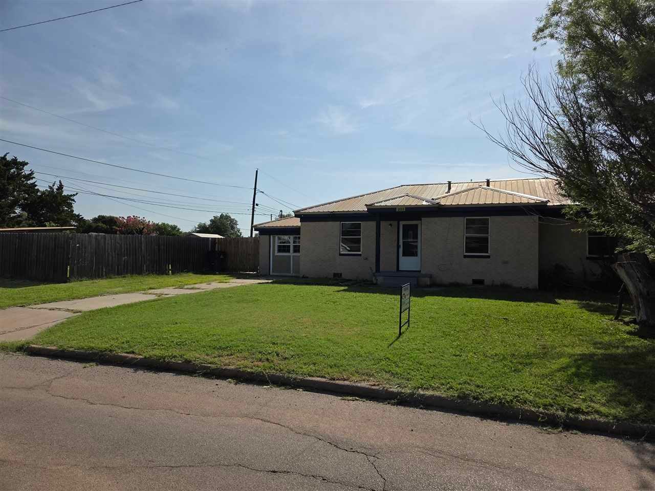 203 NW Morford Dr — photo