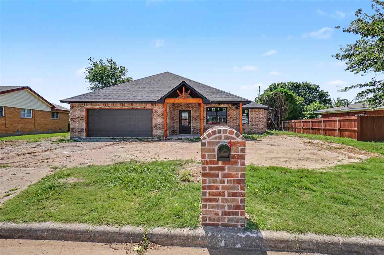 1318 SE Barclay Rd — photo