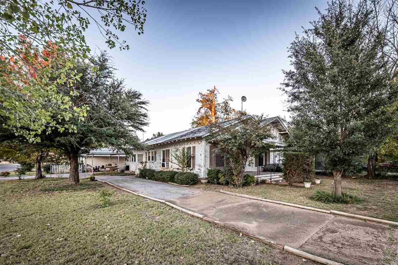 303 E Oklahoma St — photo