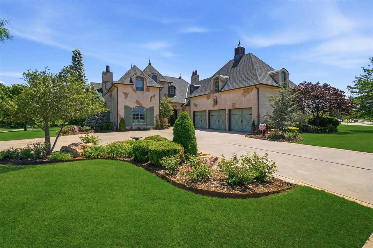 1039 NW Thornbury Dr — photo