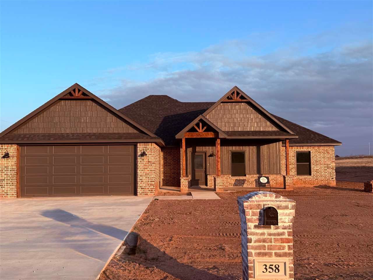 358 Weaver Way — photo