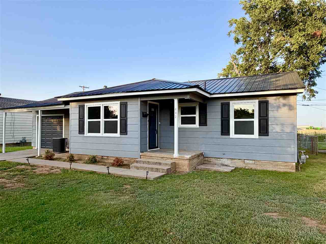 402 Pine Street, Frederick, OK 73542 — photo 2