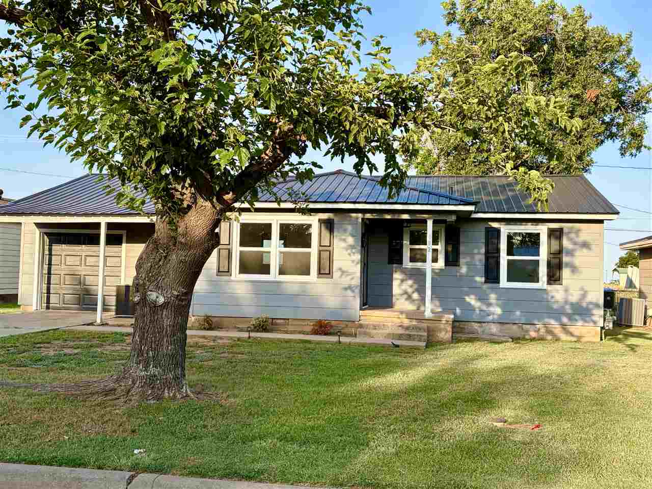 402 Pine Street, Frederick, OK 73542 — photo 3