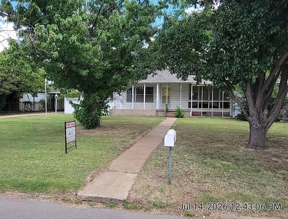 1301 SW C Ave. — photo