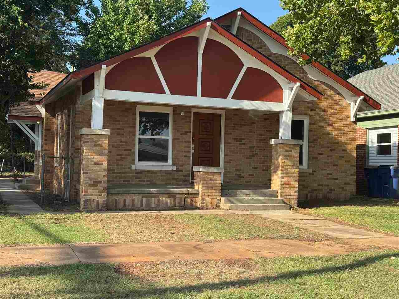 706 W Maple Ave — photo