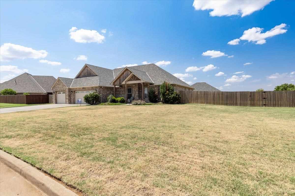 1215 Hummingbird Drive, Cache, OK 73527 — photo 3