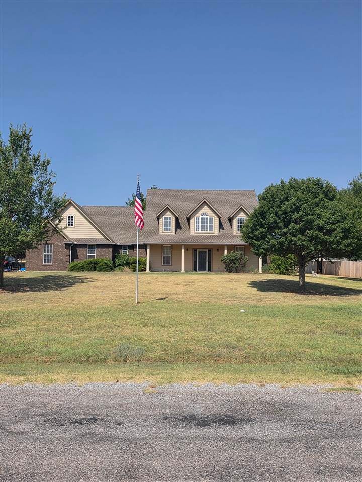 238 NE Road Runner Dr — photo