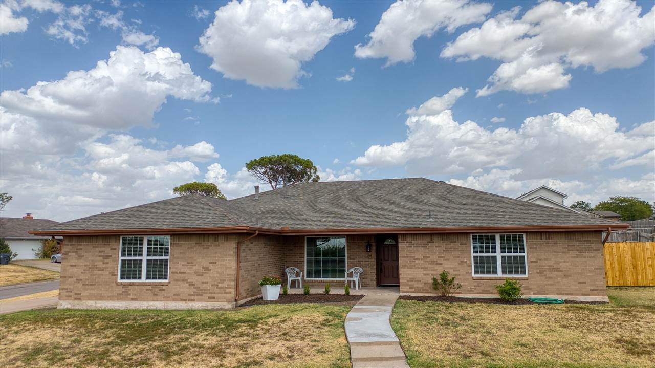 216 SW Crystal Hills Dr — photo