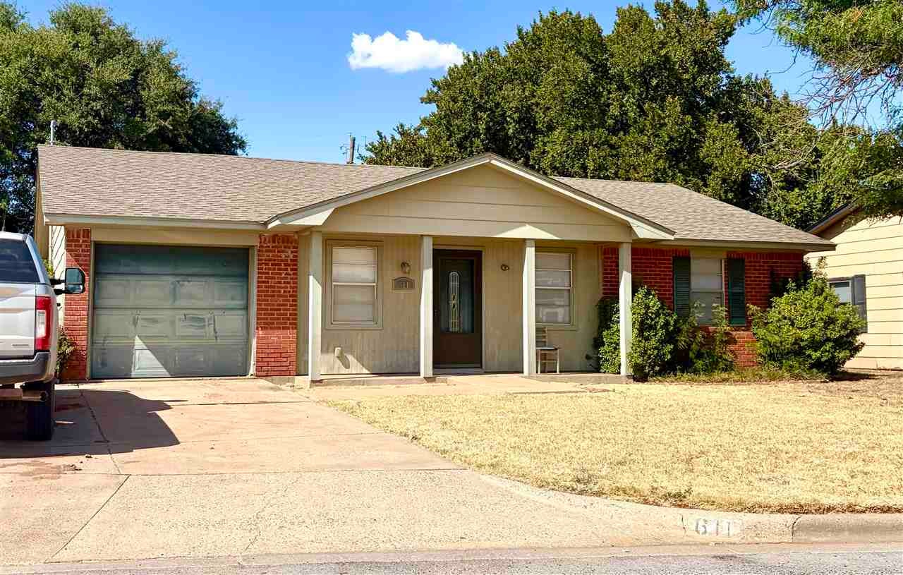 611 Meadow Ln — photo