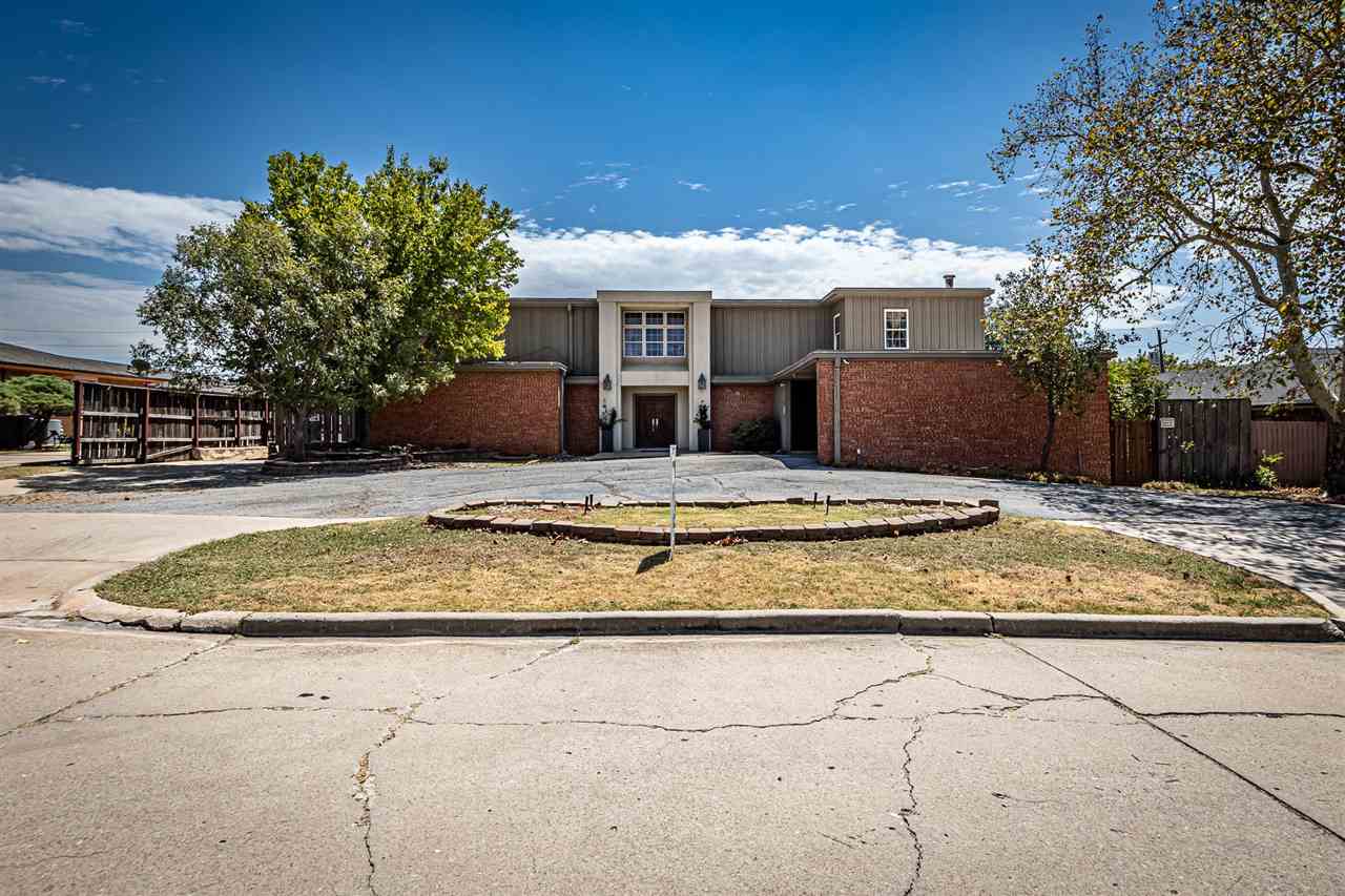 5008 SW Country Club Dr — photo