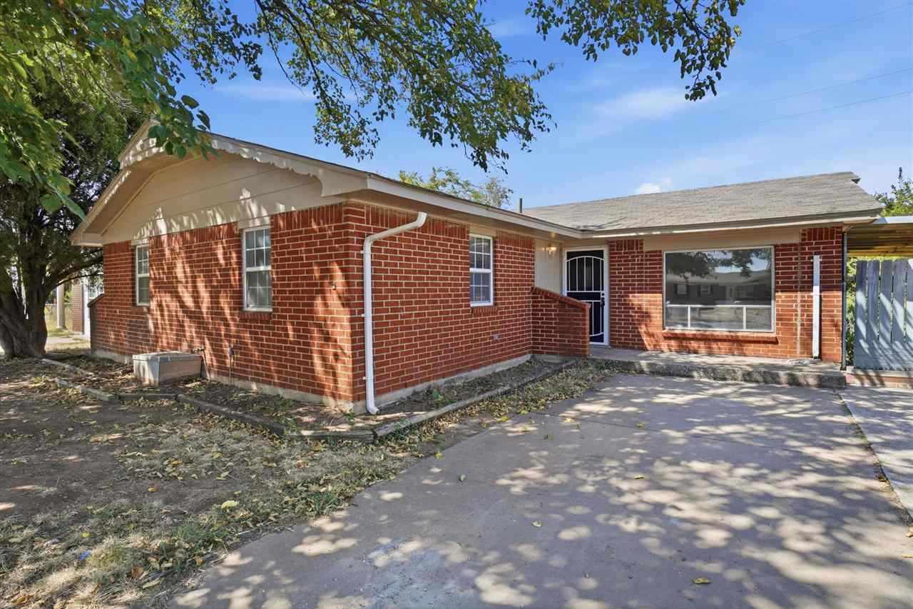 3004 NE Pioneer Blvd — photo