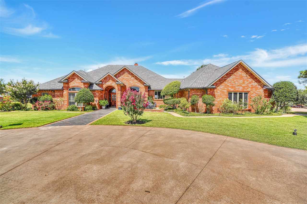 610 NE Flower Mound Rd — photo
