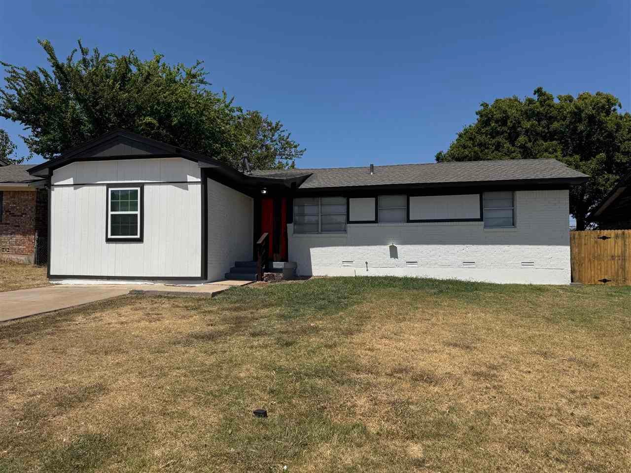 6435 NW Compass Dr — photo