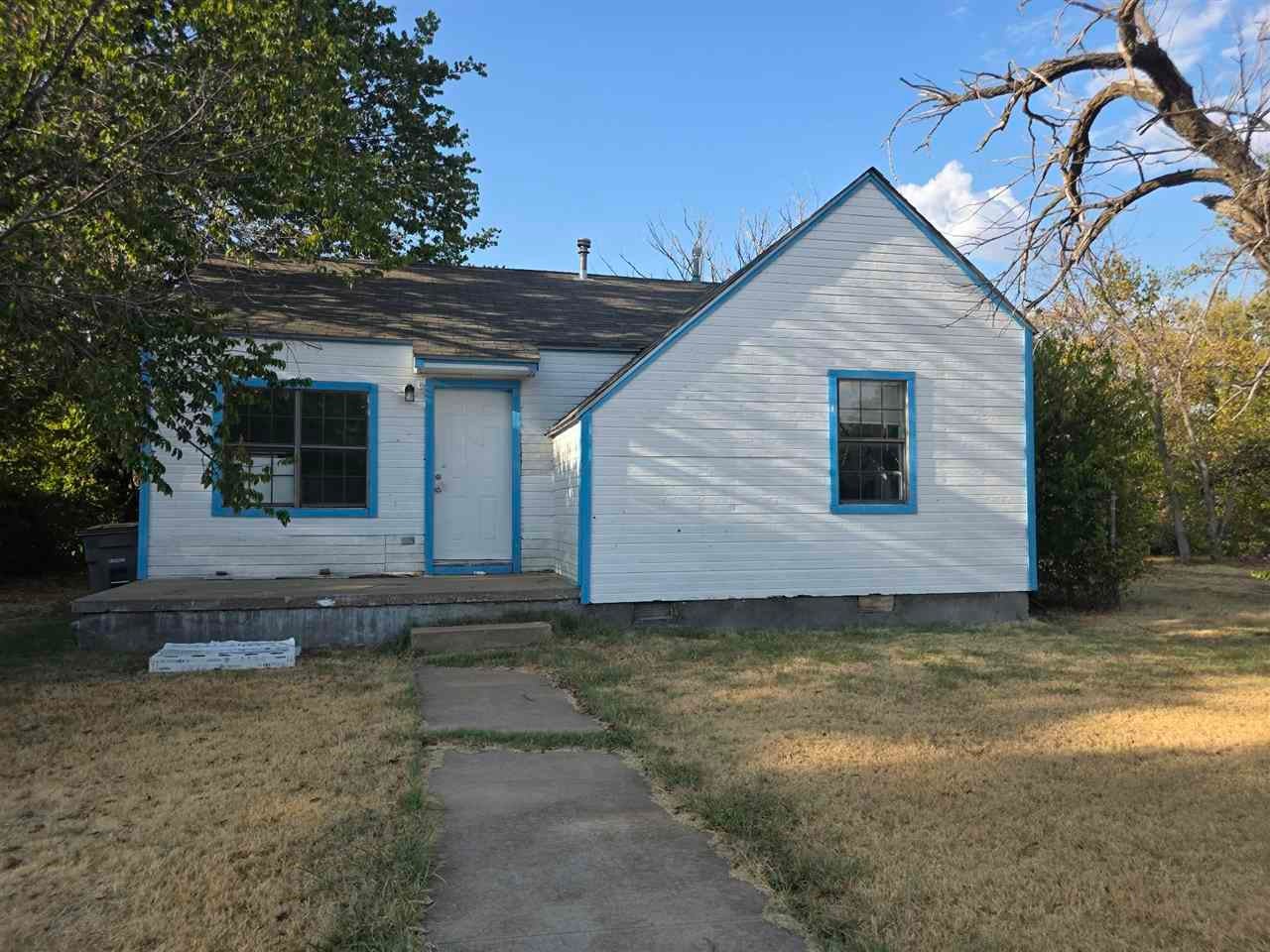 2411 SW C Ave — photo