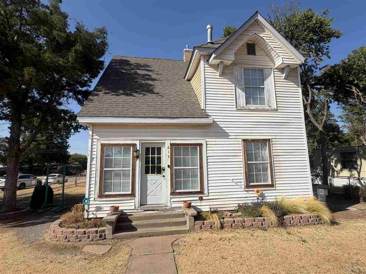 615 SW Summit Avenue — photo