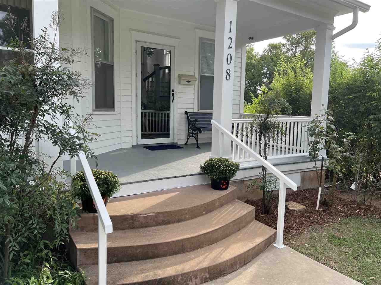 1208 NW Lake Avenue — photo