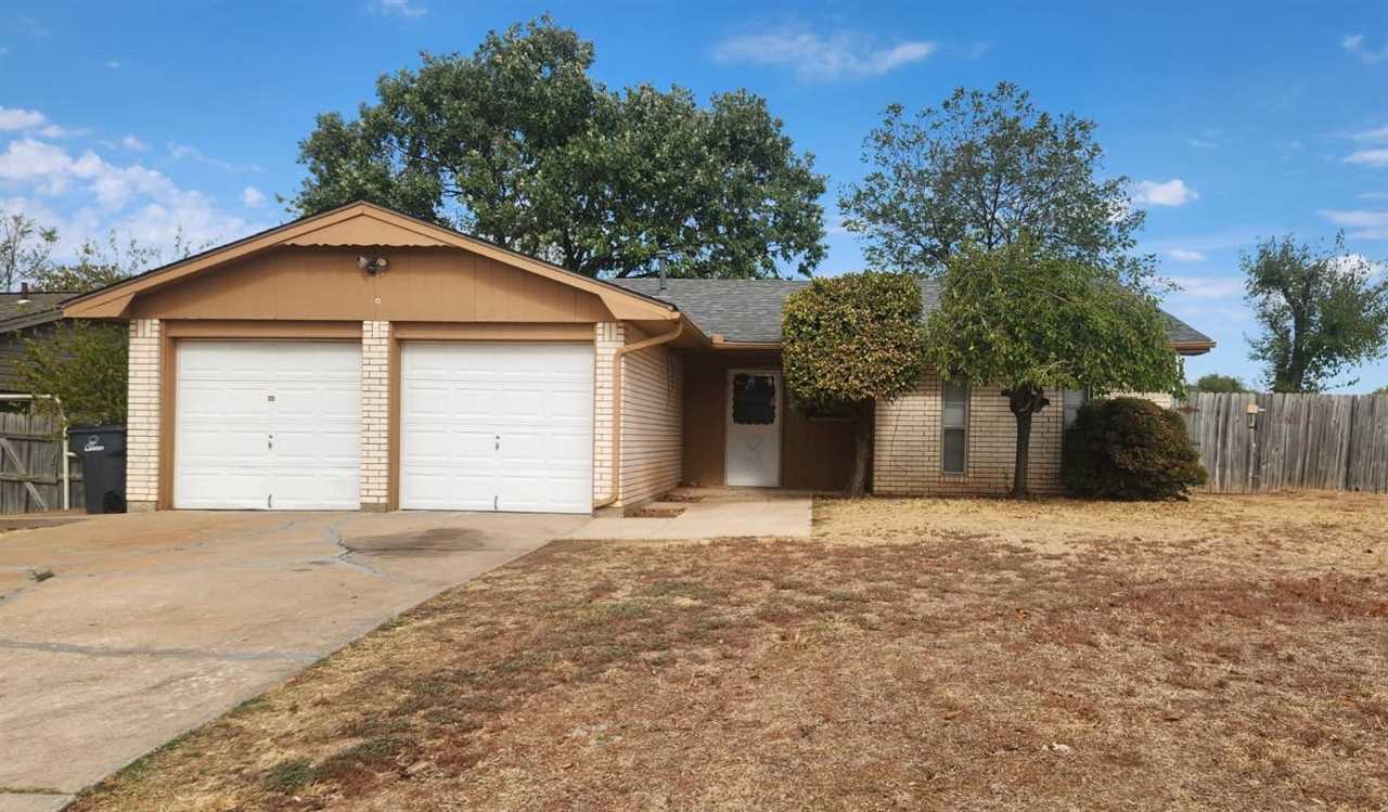 301 SE Brighton Drive — photo
