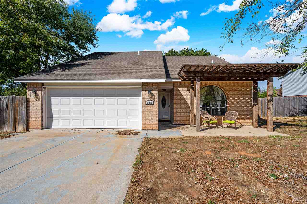 3053 NE Stratford Circle — photo